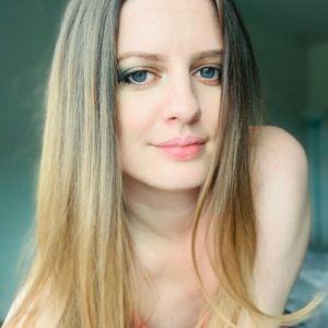 Meet your Posher, Valeria